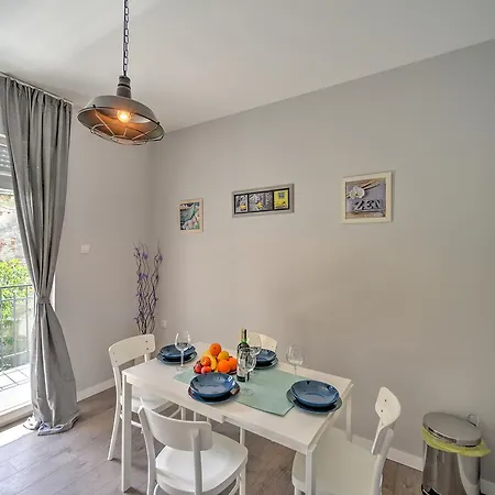 Apartament H&m Lux Downtown New *