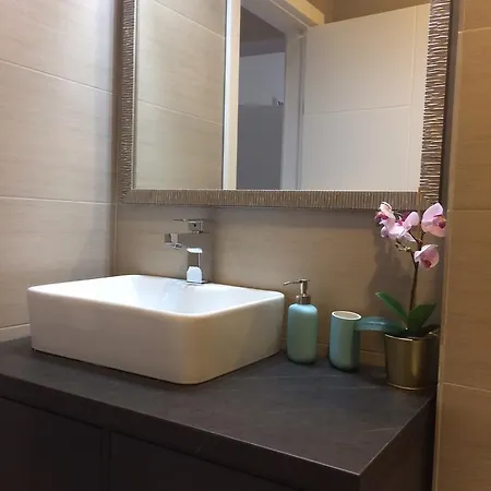 Apartament H&m Lux Downtown New *